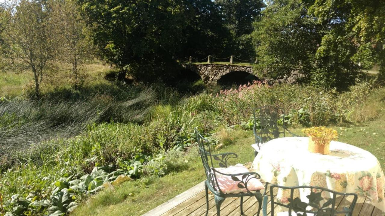 Boerstorp Slott Bed & Breakfast Lugnas ภายนอก รูปภาพ