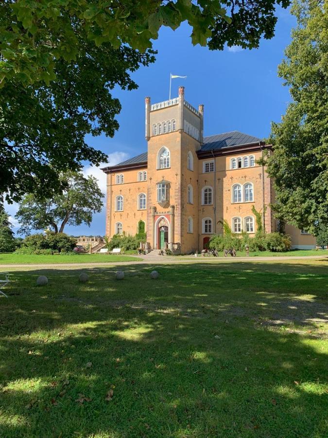 Boerstorp Slott Bed & Breakfast Lugnas ภายนอก รูปภาพ