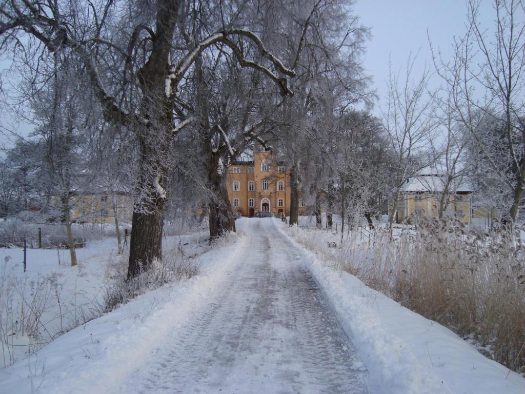 Boerstorp Slott Bed & Breakfast Lugnas ภายนอก รูปภาพ